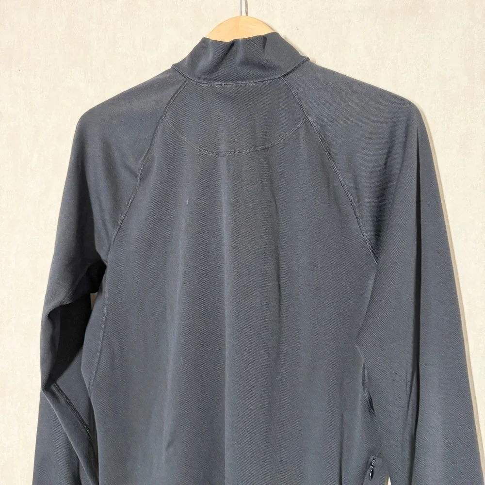 The North Face Men’s Winter Warm Essential Mock 1/4 Zip Shirt in Black M